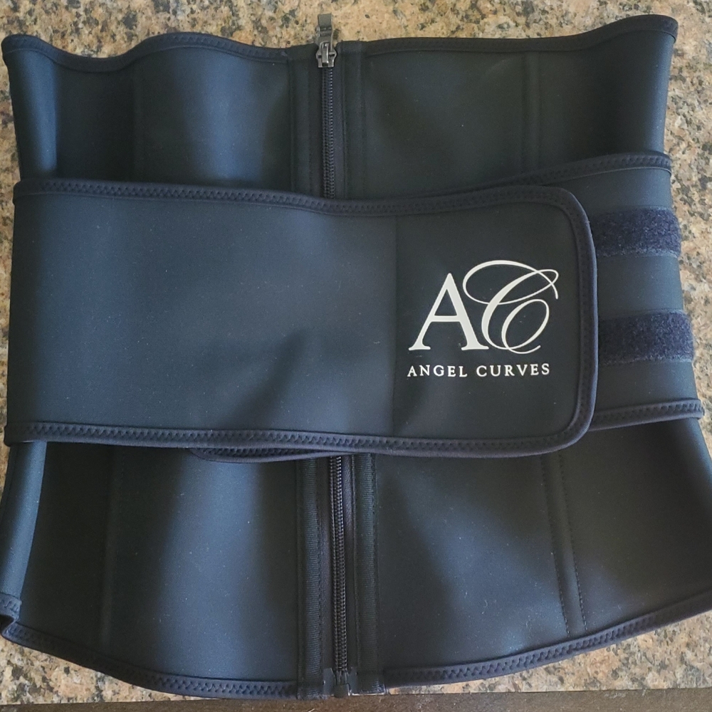 Nwt- Black Waist Cincher